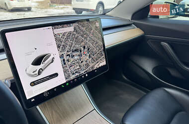 Седан Tesla Model 3 2019 в 