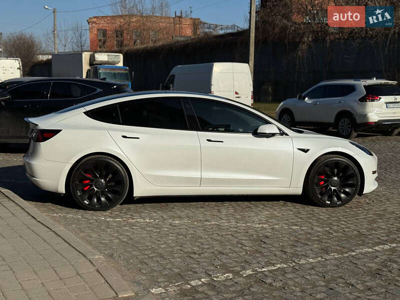 Седан Tesla Model 3 2021 в Львові