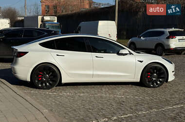 Седан Tesla Model 3 2021 в 