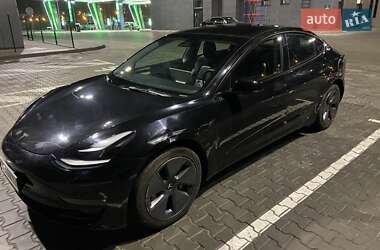 Седан Tesla Model 3 2021 в 