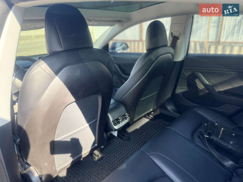 Седан Tesla Model 3 2020 в Днепре