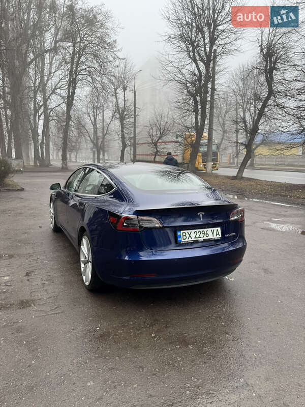 Седан Tesla Model 3 2018 в Хмельницком