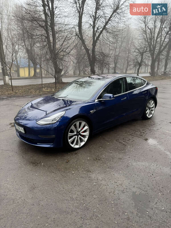 Седан Tesla Model 3 2018 в Хмельницком