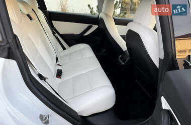 Седан Tesla Model 3 2019 в 