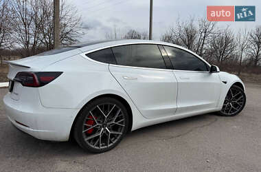 Седан Tesla Model 3 2019 в 