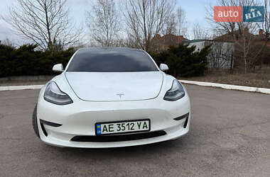 Седан Tesla Model 3 2019 в 