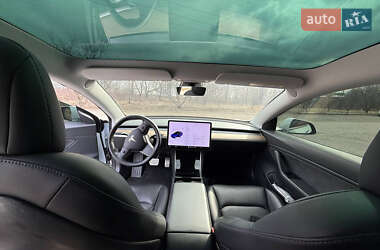 Седан Tesla Model 3 2019 в 