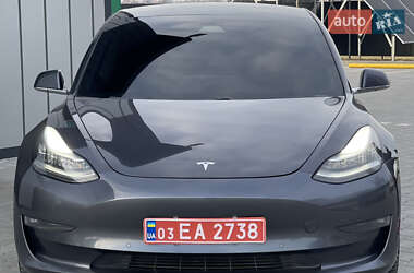 Седан Tesla Model 3 2019 в Володимирі