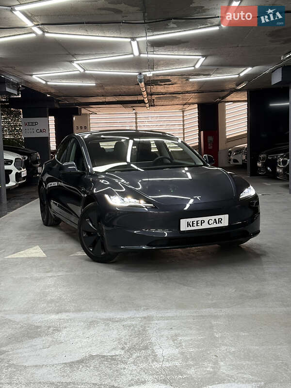 Tesla Model 3 2024