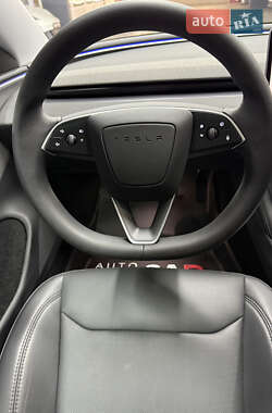 Седан Tesla Model 3 2024 в 