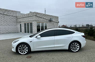 Седан Tesla Model 3 2020 в 