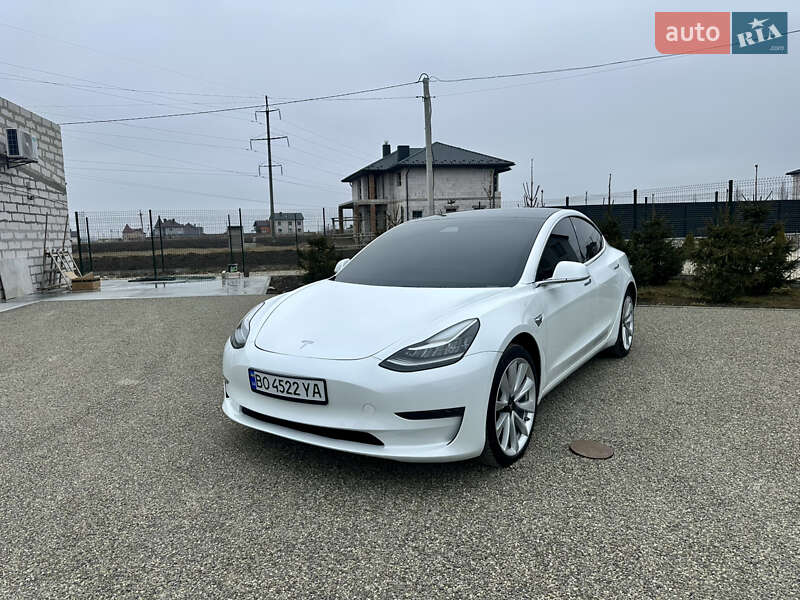 Седан Tesla Model 3 2020 в Тернополе