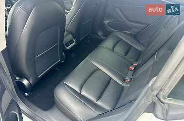 Седан Tesla Model 3 2020 в 