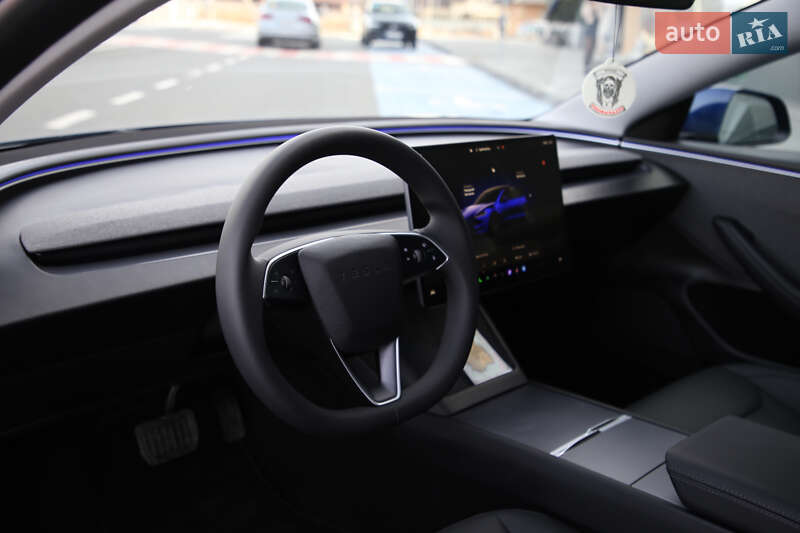 Седан Tesla Model 3 2024 в Луцке