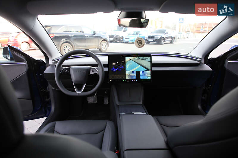 Седан Tesla Model 3 2024 в Луцке