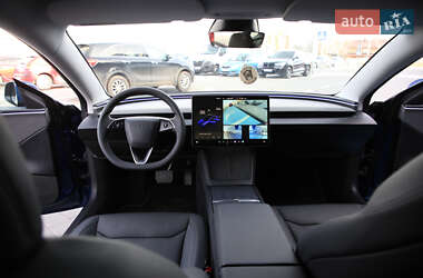 Седан Tesla Model 3 2024 в 