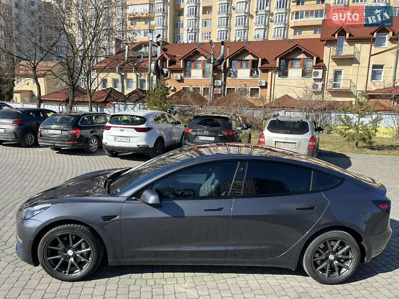 Седан Tesla Model 3 2018 в Львове