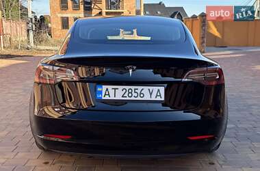 Седан Tesla Model 3 2019 в Чернівцях