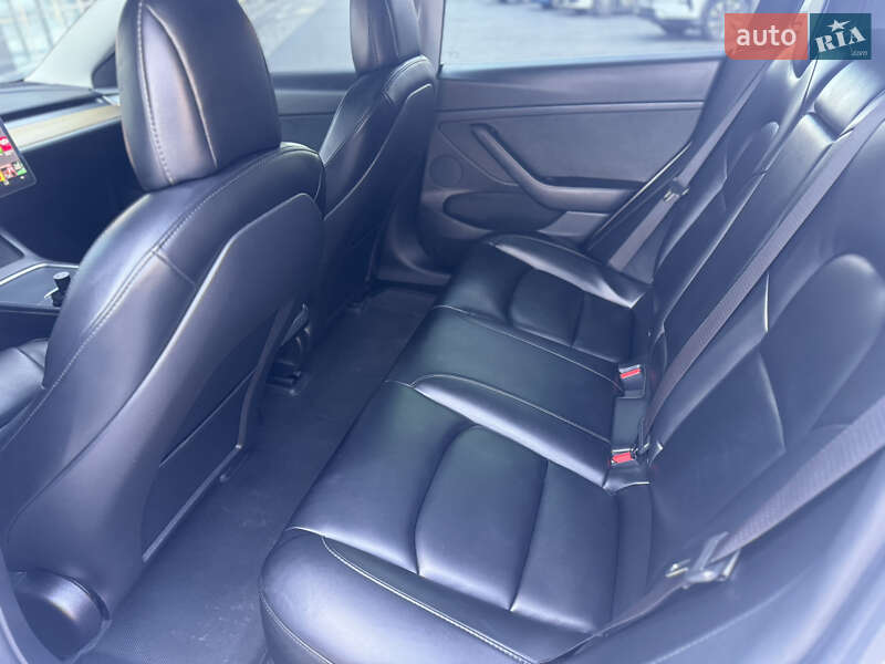 Седан Tesla Model 3 2021 в Полтаві