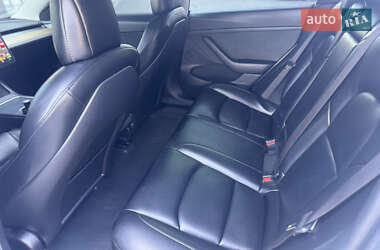 Седан Tesla Model 3 2021 в 