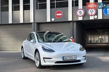 Седан Tesla Model 3 2020 в 