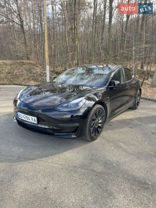Седан Tesla Model 3 2021 в 