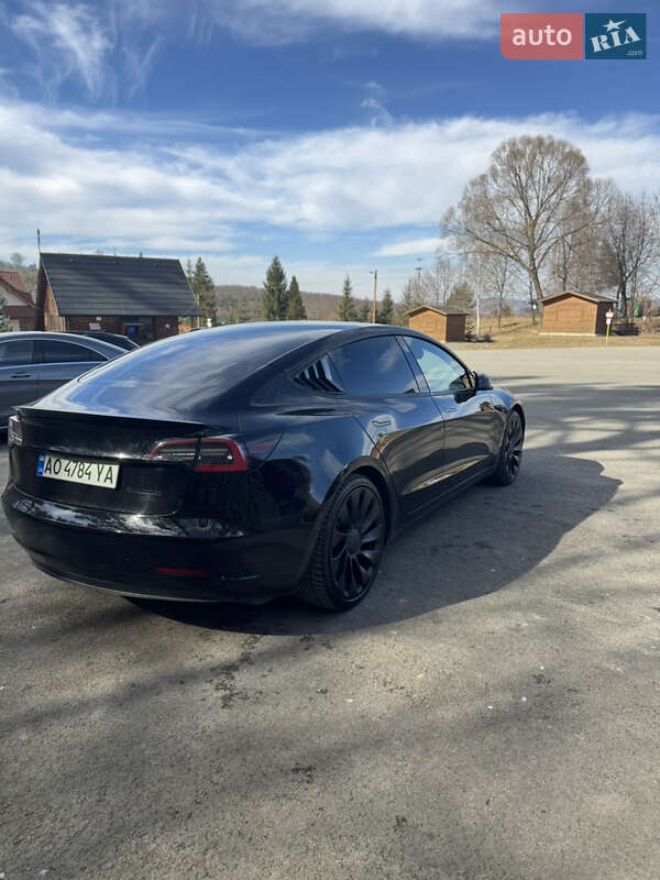 Седан Tesla Model 3 2021 в Ужгороді
