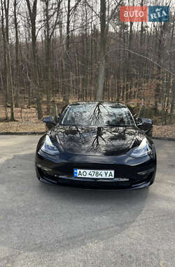 Седан Tesla Model 3 2021 в 