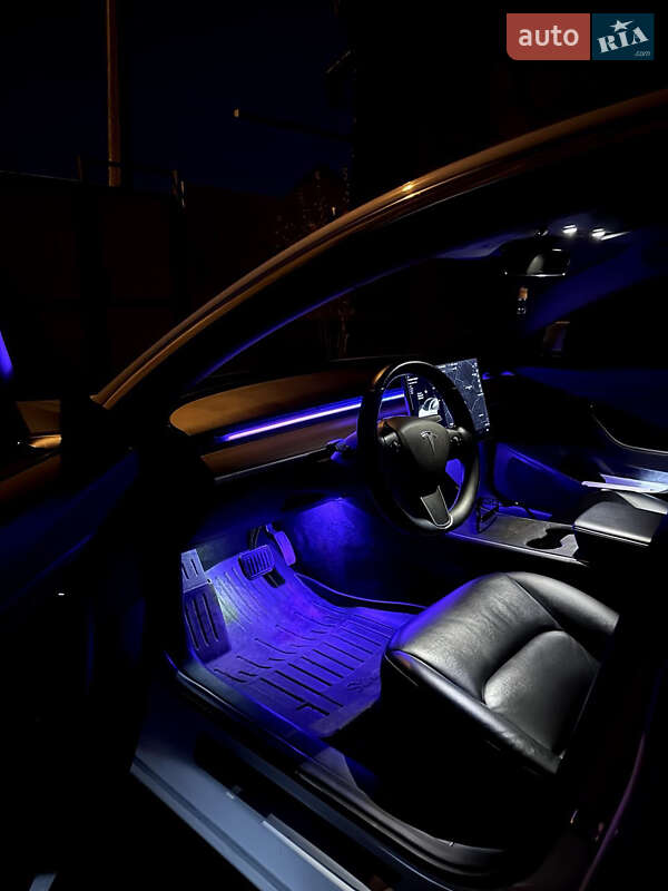 Седан Tesla Model 3 2018 в Запорожье