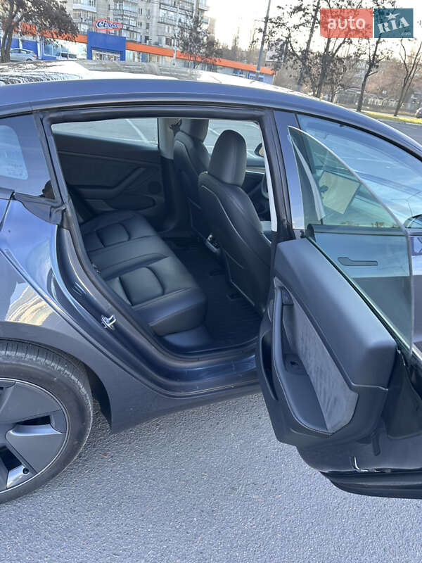 Седан Tesla Model 3 2023 в Одесі