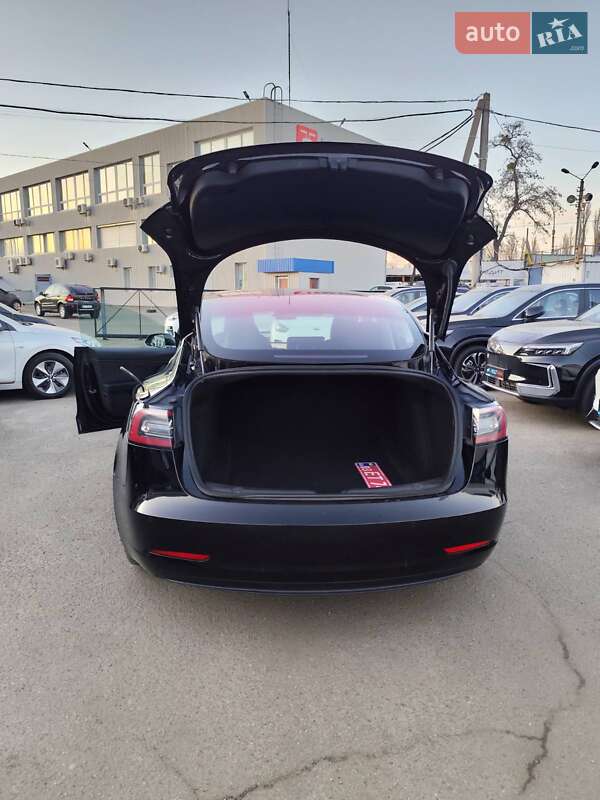 Седан Tesla Model 3 2019 в Києві