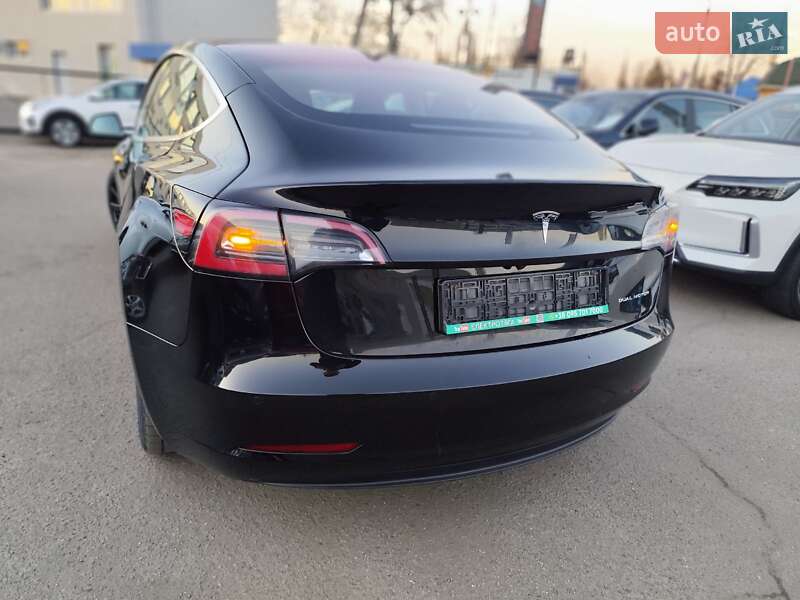 Седан Tesla Model 3 2019 в Києві