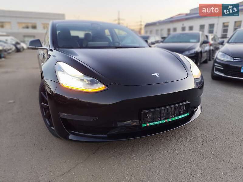 Седан Tesla Model 3 2019 в Києві