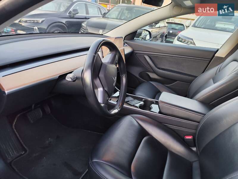Седан Tesla Model 3 2019 в Києві