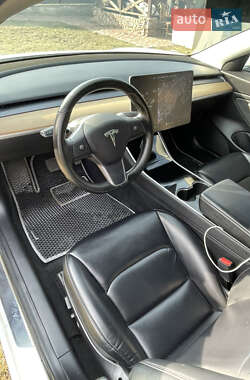 Седан Tesla Model 3 2019 в 