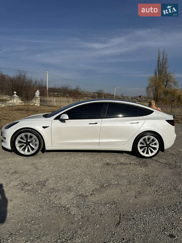 Седан Tesla Model 3 2022 в Чорткові