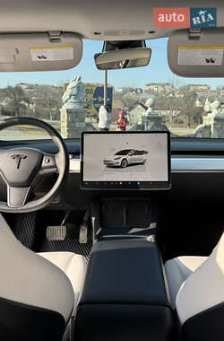 Седан Tesla Model 3 2022 в 