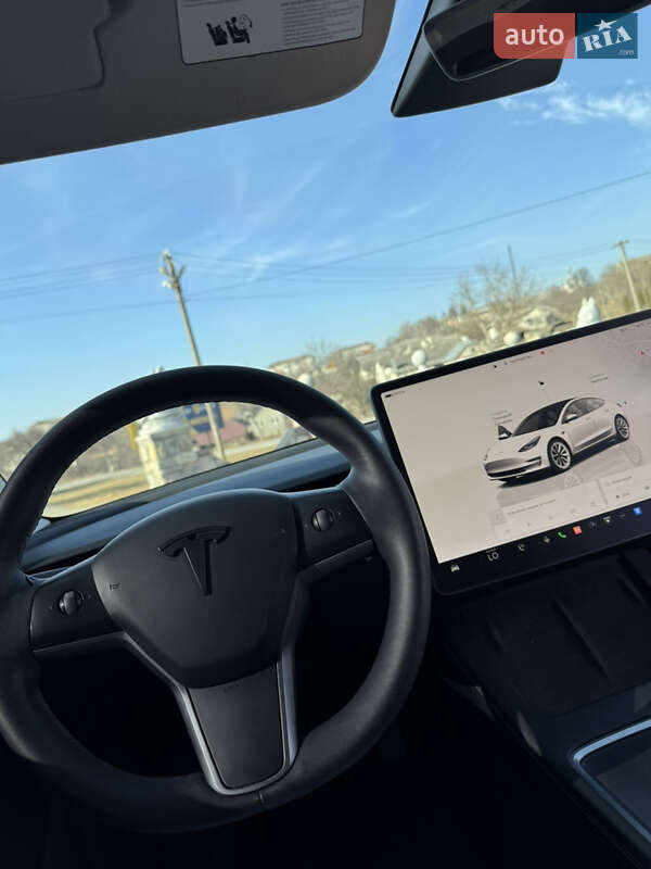 Седан Tesla Model 3 2022 в Чорткові
