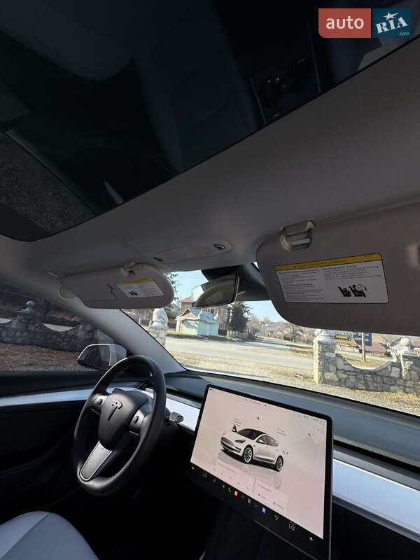 Седан Tesla Model 3 2022 в Чорткові