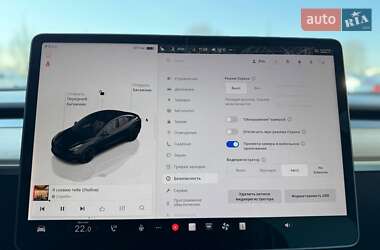 Седан Tesla Model 3 2022 в 