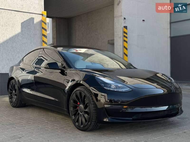 Седан Tesla Model 3 2022 в Луцке