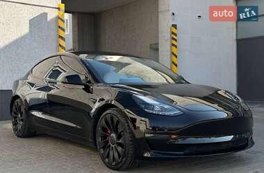 Седан Tesla Model 3 2022 в 