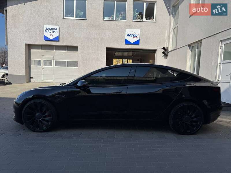 Седан Tesla Model 3 2022 в Луцке