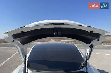 Седан Tesla Model 3 2021 в 