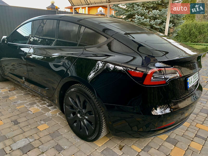 Седан Tesla Model 3 2021 в Киеве