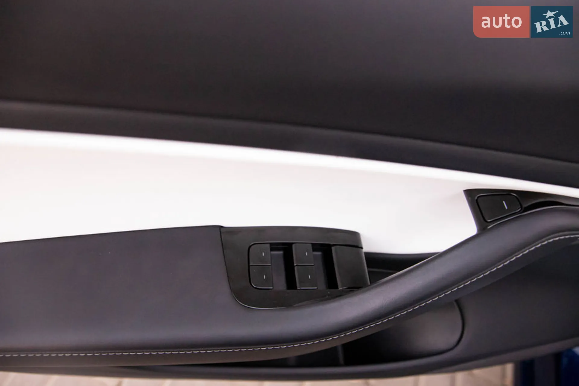 2018 Tesla Model 3 - мініатюра 10