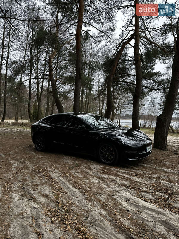 Седан Tesla Model 3 2020 в Нововолынске
