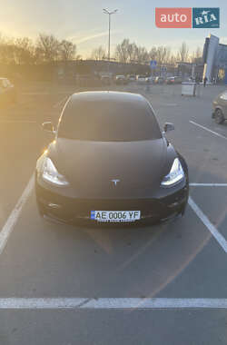 Седан Tesla Model 3 2019 в 