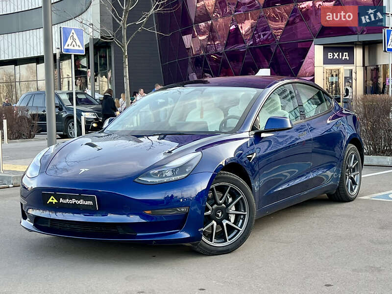 Седан Tesla Model 3 2022 в Києві