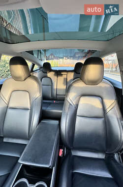 Седан Tesla Model 3 2018 в 